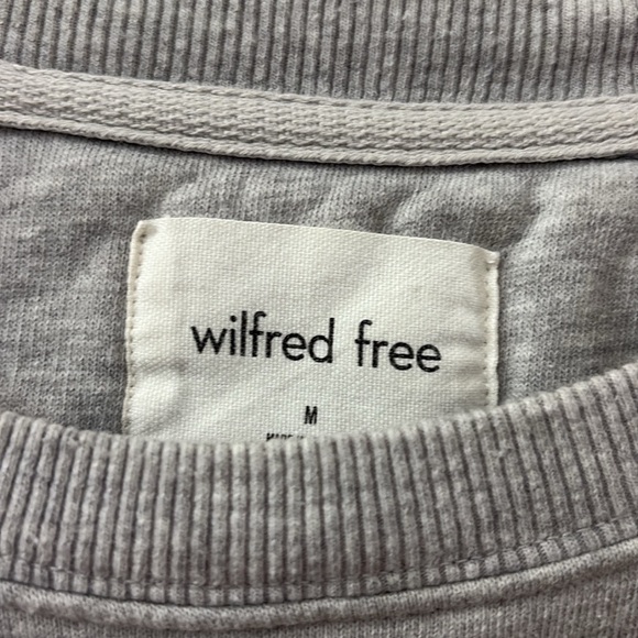 Wilfred Free - Aritzia -  Light Gray Crew Neck Sweatshirt- women’s medium - Picture 2 of 4